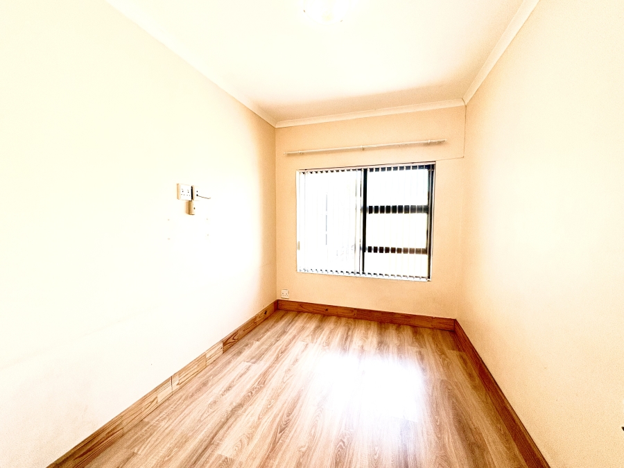 4 Bedroom Property for Sale in Pearl Bay Western Cape